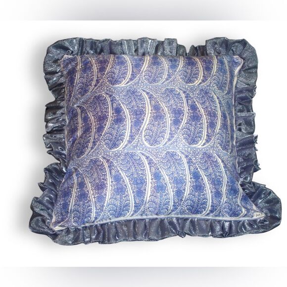 Blue Paisley Euro 22 x 22 Oversized Throw Pillow Handmade NEW - Picture 1 of 13